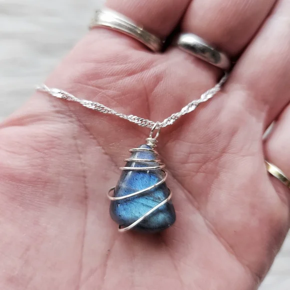 925 Labradorite Necklace - Picture 4 of 5